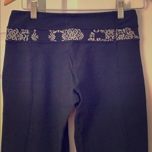 Lululemon groove pants size 6